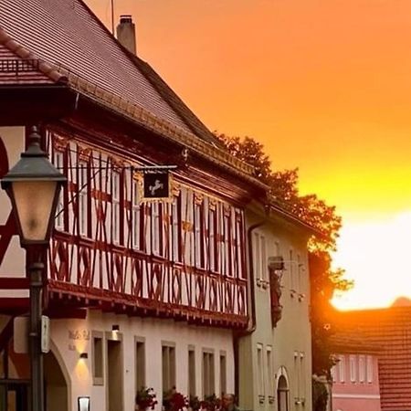 Gasthof Weisses Ross Ипхофен Екстериор снимка